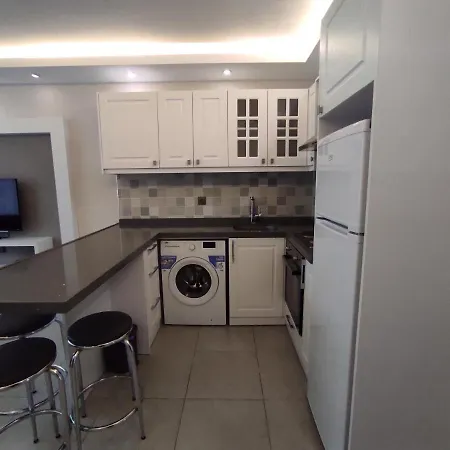 Comfy Aparthotel